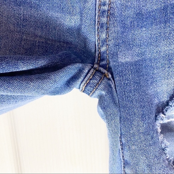 American Eagle Super Hi-Rise Distressed Jegging Skinny Raw Hem Jeans - Picture 12 of 13